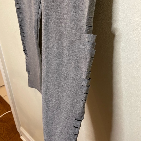 Aerie Gray Leggings Chill. Play. Move. Size Medium. Yoga basic neutral light - Picture 2 of 5